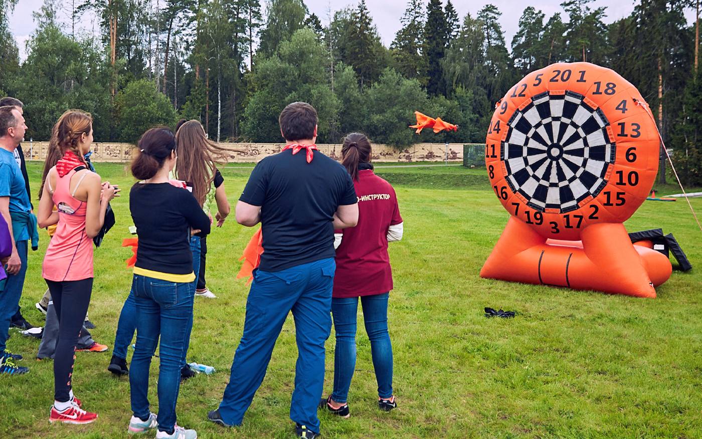 Надувной дартс