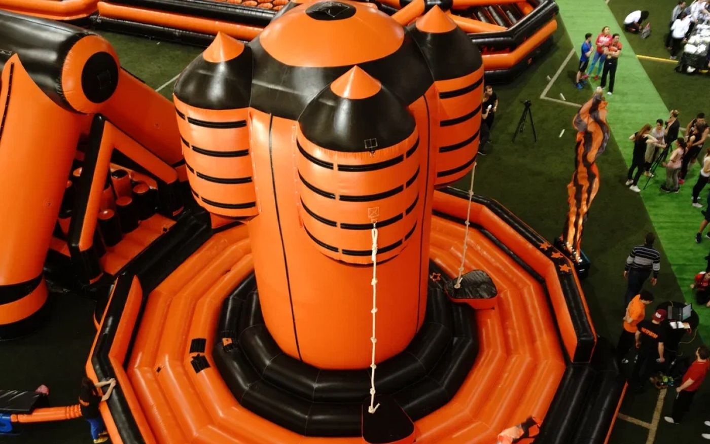 Скалодромы и горки